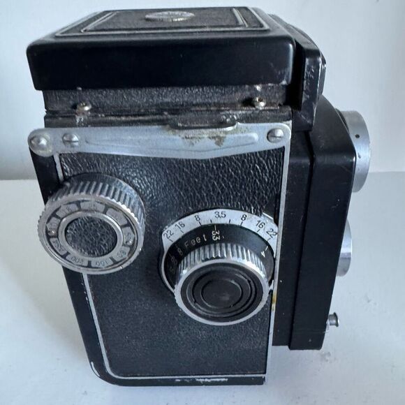 Vintage Yashika A 120 Film Twin Lens Film Camera - Picture 4 of 8